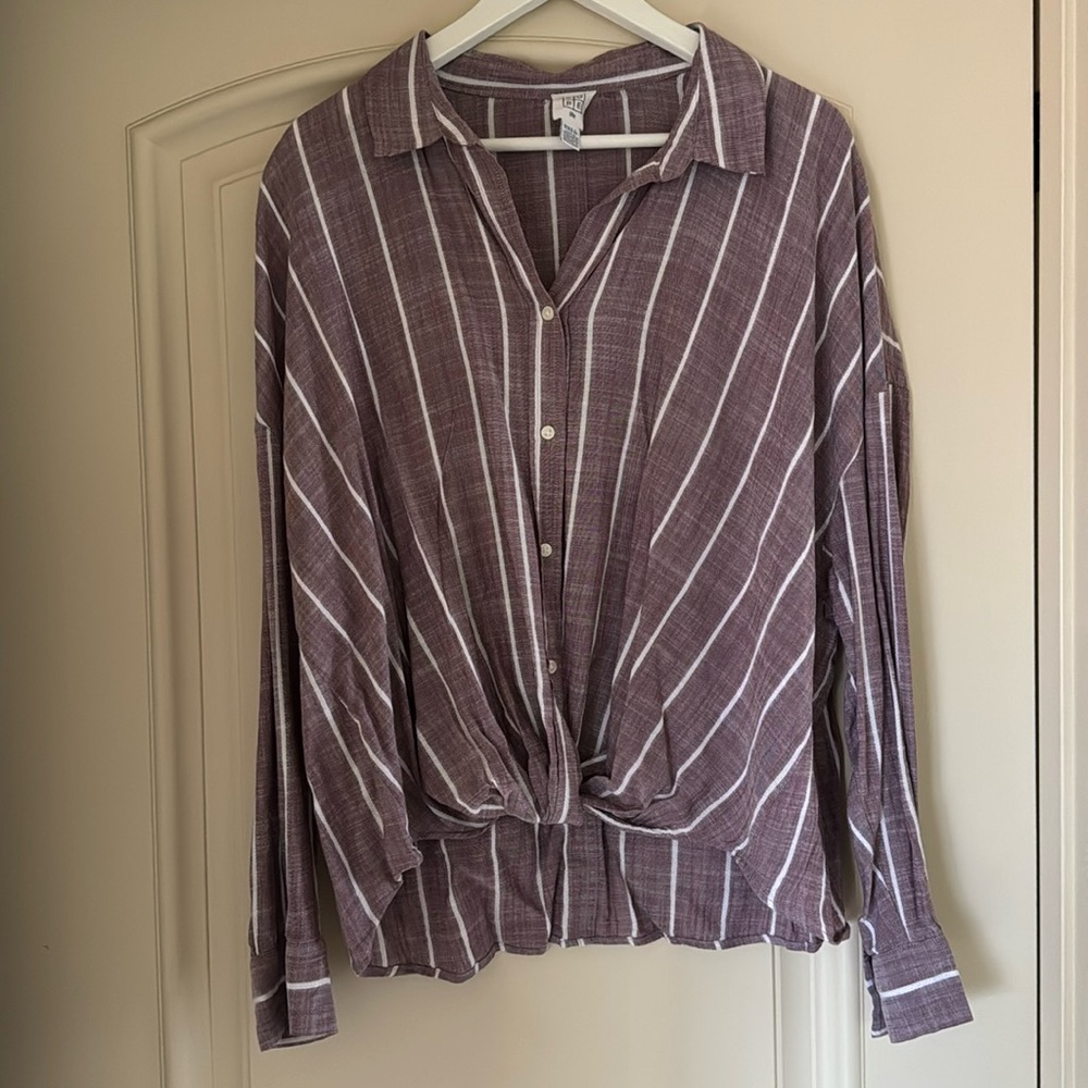 Core Life Buttoned Blouse with twist front Size XL
